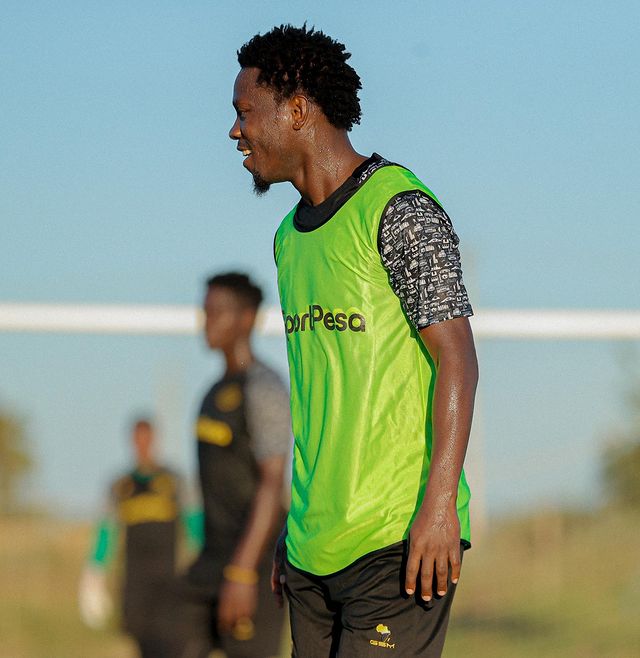 Picha Wachezaji Wa Yanga Sc Wakifanya Mazoezi Kujiandaa Na Msimu Mpya 202324 Mkunde Djigui 